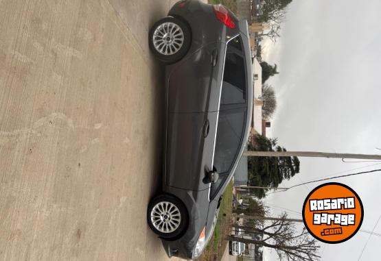 Autos - Ford Fiesta kinetic titanium 2015 Nafta 81000Km - En Venta