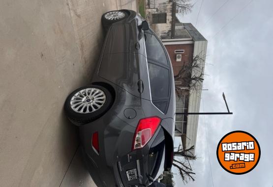 Autos - Ford Fiesta kinetic titanium 2015 Nafta 81000Km - En Venta