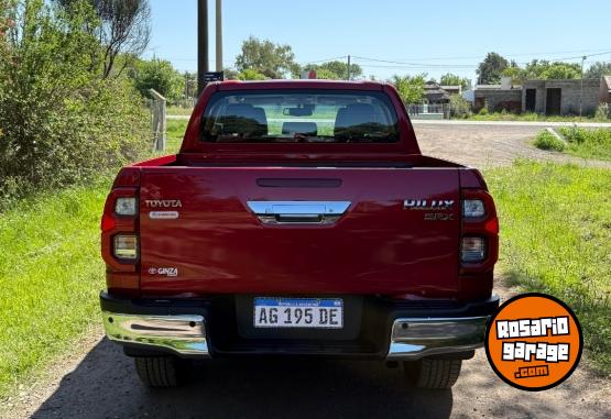 Camionetas - Toyota Hilux 2023 Diesel 300Km - En Venta