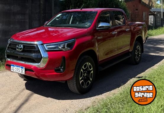 Camionetas - Toyota Hilux 2023 Diesel 300Km - En Venta