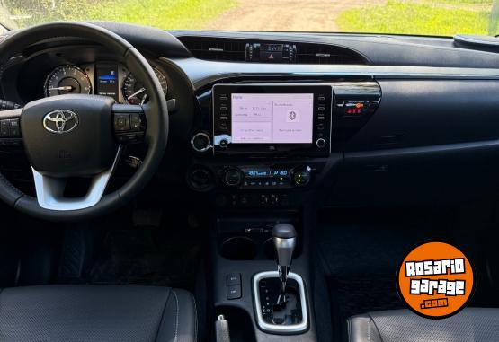 Camionetas - Toyota Hilux 2023 Diesel 300Km - En Venta