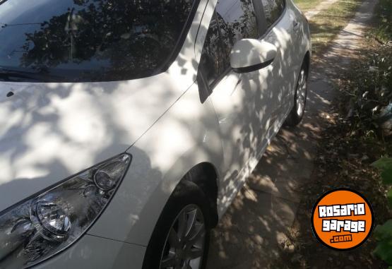 Autos - Peugeot Allure 1.6 con navegador 2012 Nafta 110000Km - En Venta