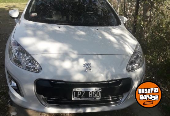 Autos - Peugeot Allure 1.6 con navegador 2012 Nafta 110000Km - En Venta