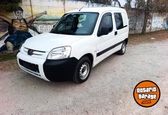 Utilitarios - Peugeot Partner 2017 Diesel 175000Km - En Venta