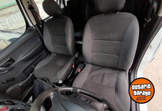 Utilitarios - Peugeot Partner 2017 Diesel 175000Km - En Venta