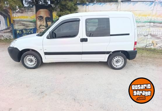 Utilitarios - Peugeot Partner 2017 Diesel 175000Km - En Venta