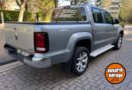 Camionetas - Volkswagen AMAROK V6 HIGHLINE 2023 Diesel 12500Km - En Venta