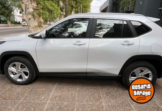 Autos - Toyota Yaris cross xli 2026 Nafta 0Km - En Venta