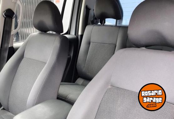 Camionetas - Volkswagen AMAROK TRENDLINE 4X2 2.0 2014 Diesel 182000Km - En Venta