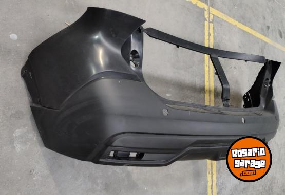 Accesorios para Autos - Vendo Paragolpes Trasero Original de Nissan Kicks - Nuevo - En Venta