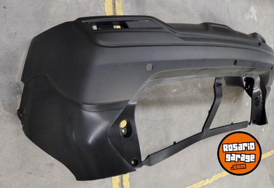 Accesorios para Autos - Vendo Paragolpes Trasero Original de Nissan Kicks - Nuevo - En Venta