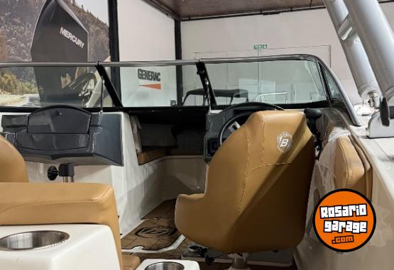 Embarcaciones - Bermuda Discovery 190 + Mercury 200hp - En Venta