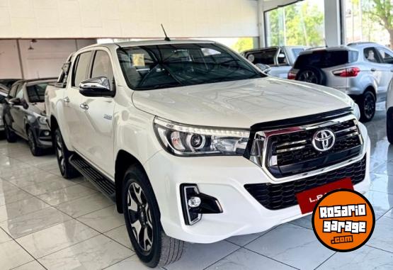 Camionetas - Toyota Hilux SRX 2020 Diesel 130000Km - En Venta