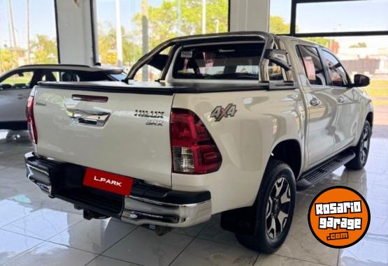 Camionetas - Toyota Hilux SRX 2020 Diesel 130000Km - En Venta
