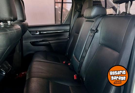 Camionetas - Toyota Hilux SRX 2020 Diesel 130000Km - En Venta