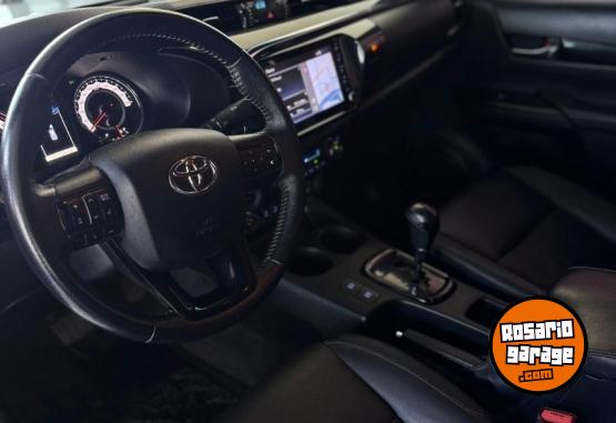 Camionetas - Toyota Hilux SRX 2020 Diesel 130000Km - En Venta
