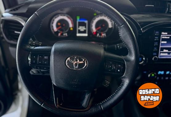 Camionetas - Toyota Hilux SRX 2020 Diesel 130000Km - En Venta