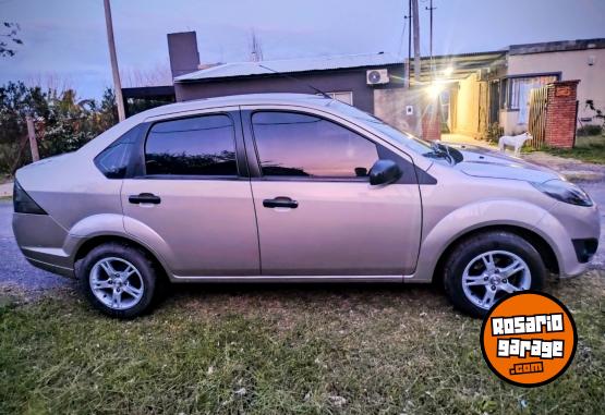 Autos - Ford Fiesta max Impecable 2011 GNC 90000Km - En Venta