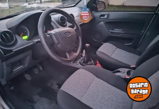 Autos - Ford Fiesta max Impecable 2011 GNC 90000Km - En Venta