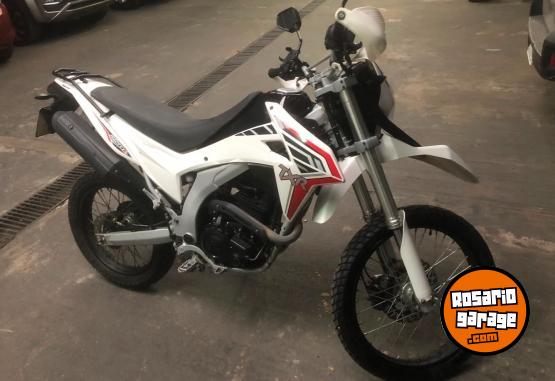 Motos - Corven TXR 2022 Nafta 111111Km - En Venta