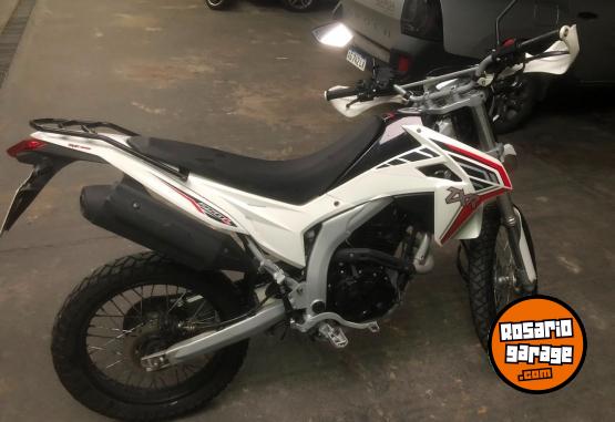 Motos - Corven TXR 2022 Nafta 111111Km - En Venta
