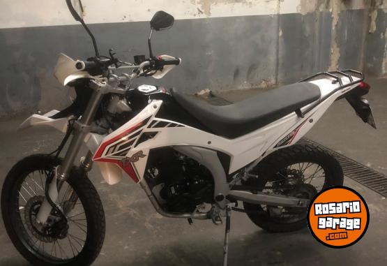 Motos - Corven TXR 2022 Nafta 111111Km - En Venta