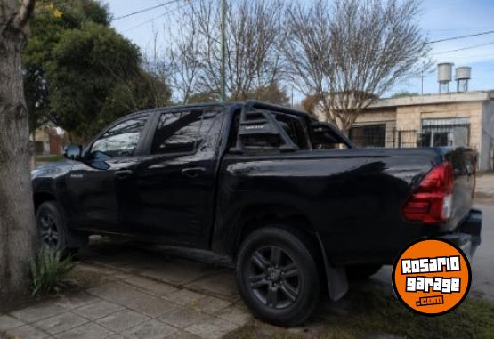Camionetas - Toyota Hilux 2023 Diesel 47000Km - En Venta