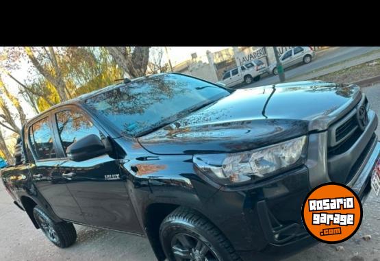 Camionetas - Toyota Hilux 2023 Diesel 47000Km - En Venta