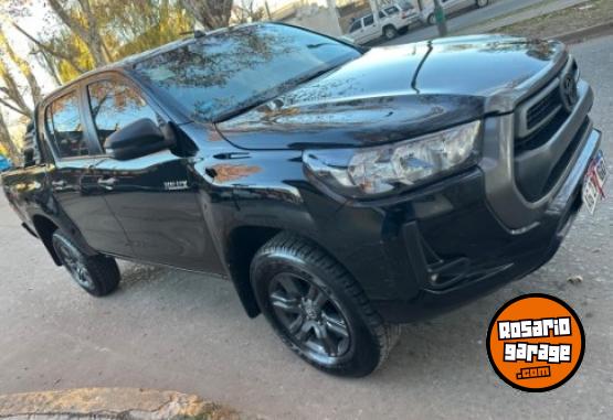 Camionetas - Toyota Hilux 2023 Diesel 47000Km - En Venta