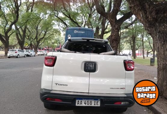 Utilitarios - Fiat Toro volcano 4x4 2016 Diesel 129000Km - En Venta