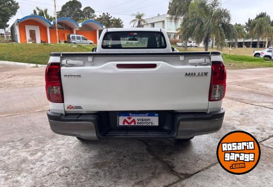 Camionetas - Toyota HILUX 4x2 DX 2.4 TDI MT C 2017 Diesel 273000Km - En Venta