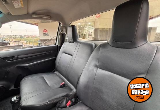 Camionetas - Toyota HILUX 4x2 DX 2.4 TDI MT C 2017 Diesel 273000Km - En Venta