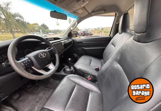 Camionetas - Toyota HILUX 4x2 DX 2.4 TDI MT C 2017 Diesel 273000Km - En Venta