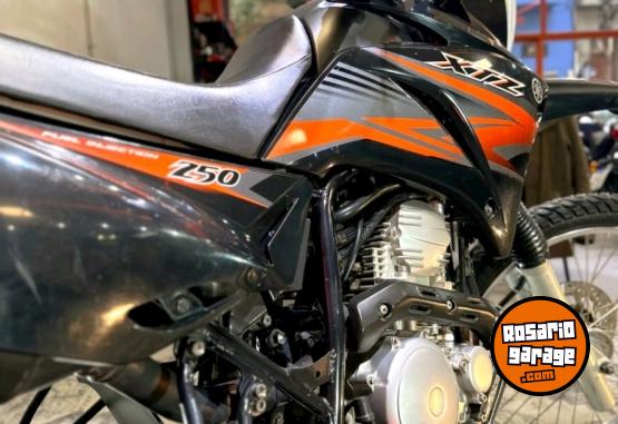 Motos - Yamaha RTZ 250 2012 Nafta 30000Km - En Venta