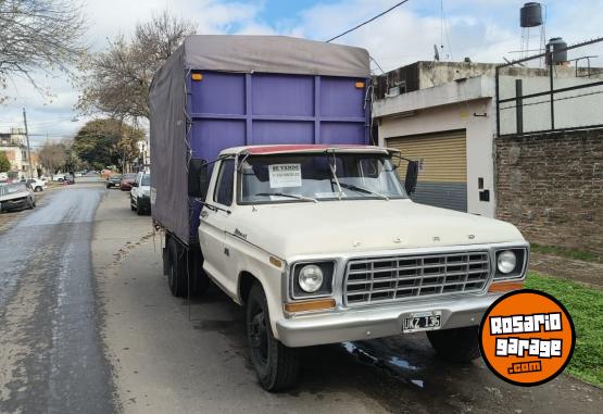Camiones y Grúas - VENDO O PERMUTO - En Venta