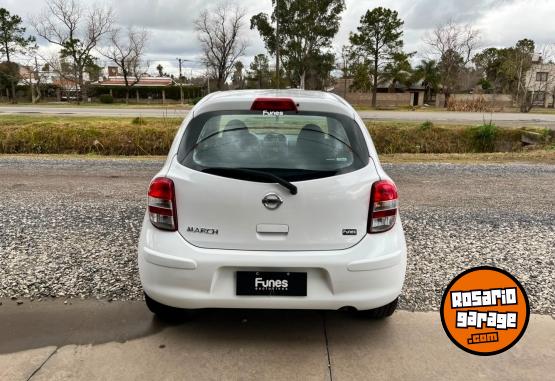 Autos - Nissan March 2014 Nafta 180000Km - En Venta