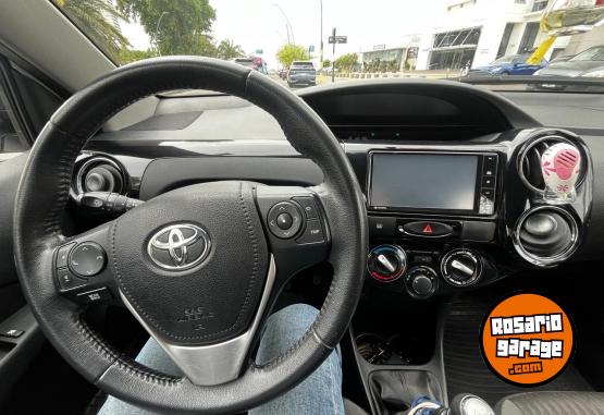 Autos - Toyota ETIOS 2017 Nafta 80000Km - En Venta