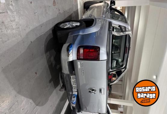 Camionetas - Volkswagen AMAROK HIGHLINE 4X4MT 180 2023 Diesel 25000Km - En Venta