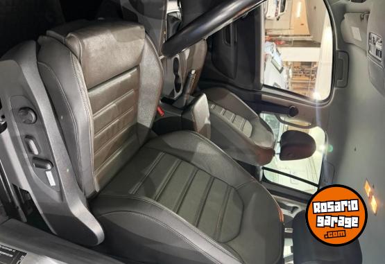 Camionetas - Volkswagen AMAROK HIGHLINE 4X4MT 180 2023 Diesel 25000Km - En Venta