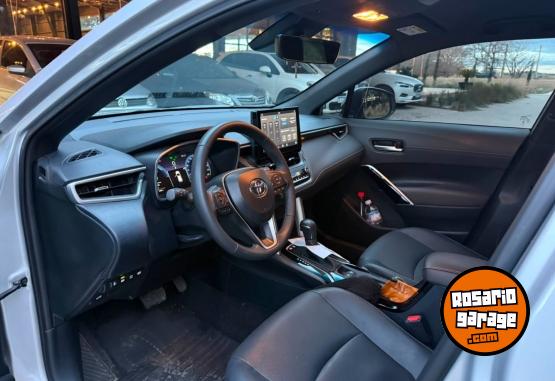Autos - Toyota Corolla Cross 1.8 Seg Hv 2026 Electrico / Hibrido 7500Km - En Venta