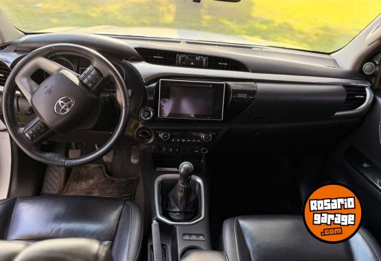 Camionetas - Toyota Hilux srx 2.8 2017 Diesel 162000Km - En Venta
