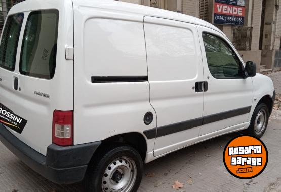 Utilitarios - Peugeot Partner Confort Furgón 2017 Nafta 110000Km - En Venta