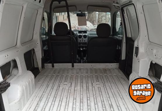 Utilitarios - Peugeot Partner Confort Furgón 2017 Nafta 110000Km - En Venta