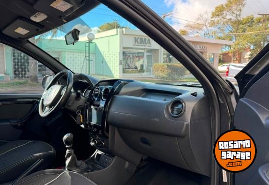 Camionetas - Renault DUSTER OROCH PRIVILEGE 2017 GNC 145000Km - En Venta