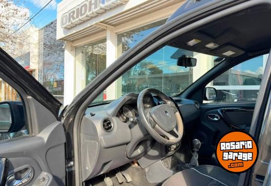 Camionetas - Renault DUSTER OROCH PRIVILEGE 2017 GNC 145000Km - En Venta