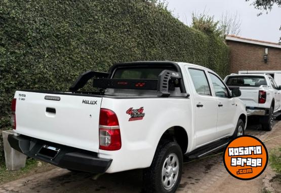 Camionetas - Toyota Hilux 4x4 dx pack 2014 Diesel 198000Km - En Venta