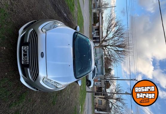 Autos - Ford Se plus 2014 Nafta 107000Km - En Venta
