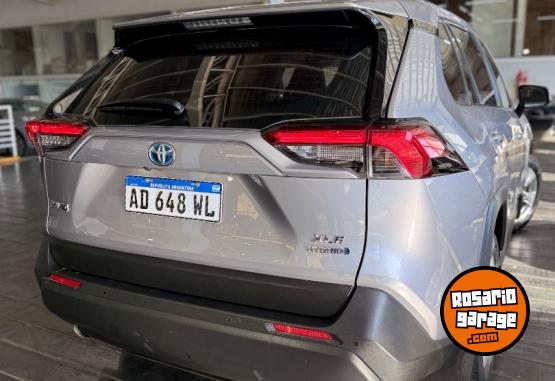 Autos - Toyota Rav4 XLE CVT 2019 Electrico / Hibrido 98053Km - En Venta