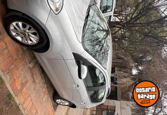 Autos - Fiat Palio Attractive 2016 Nafta 140000Km - En Venta