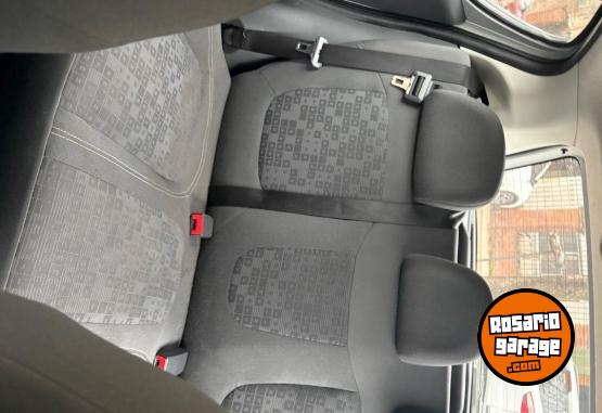 Autos - Fiat Palio Attractive 2016 Nafta 140000Km - En Venta